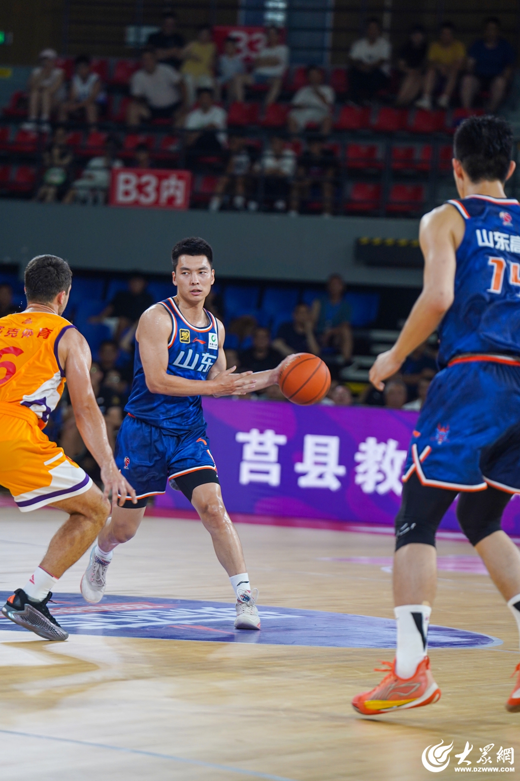 九游娱乐官方-关于转折点！山东男篮造点机会，NBA总决赛窗口期攻防权衡，媒体盛赞，阵容厚度经受考验的信息